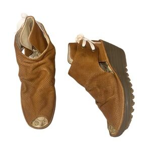 FLY LONDON YEMA tan suede peep toe wedge boots booties women’s size 41 9.5